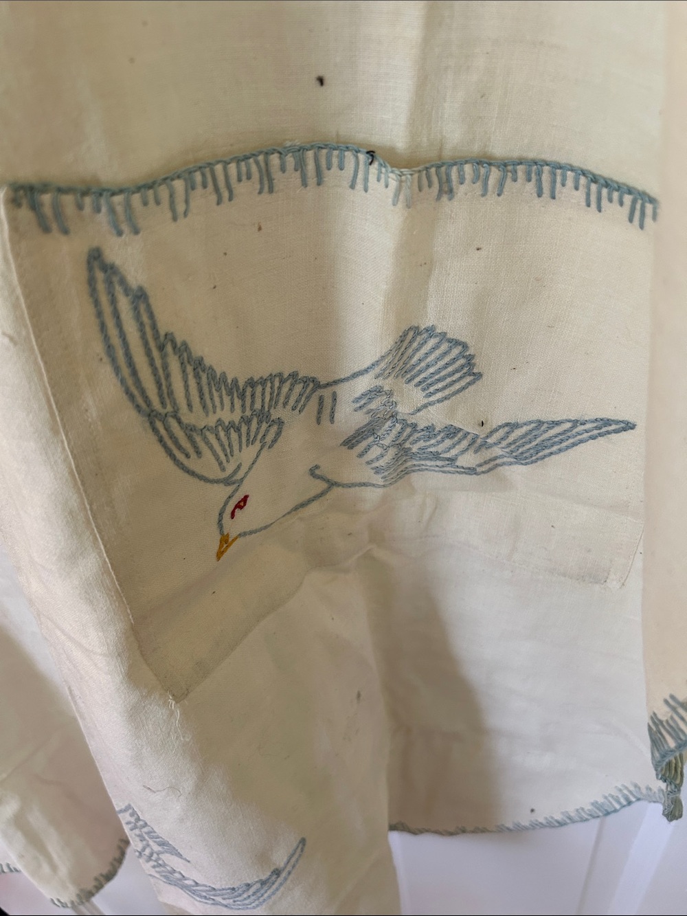 Rare-Embroidered Bird Apron on feedsack muslin with Blue Trim. Unique desig - Picture 2 of 6